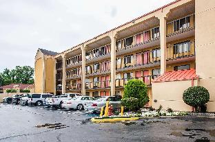 econo lodge inn and suites
