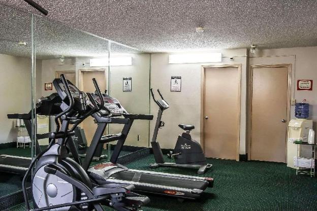 econo lodge inn and suites