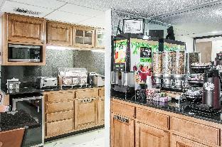 econo lodge inn and suites