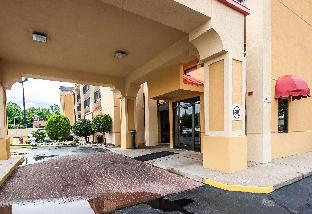 econo lodge inn and suites