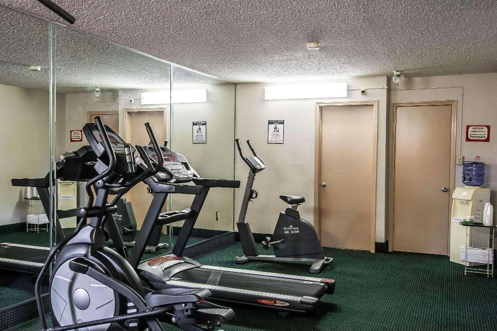 econo lodge inn and suites