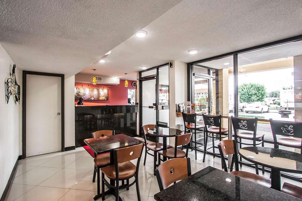 Econo Lodge Inn & Suites,Olive Branch>>Memphis,3 star
