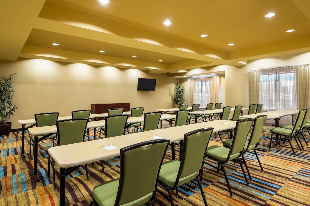 fairfield inn and suites by marriott buffalo airport