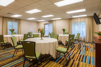 fairfield inn and suites by marriott buffalo airport
