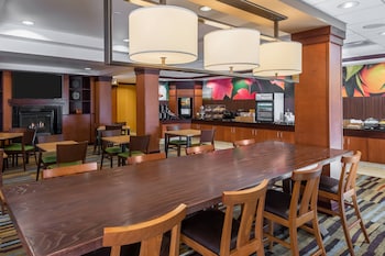fairfield inn and suites by marriott buffalo airport