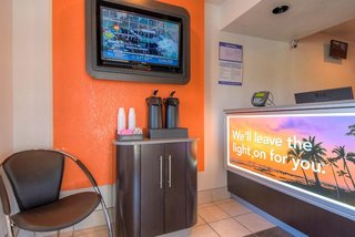 Motel 6 San Ysidro, Ca - San Diego - Border,San Diego>>Imperial Beach,2 star