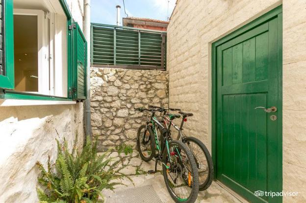 garden apartment hotel