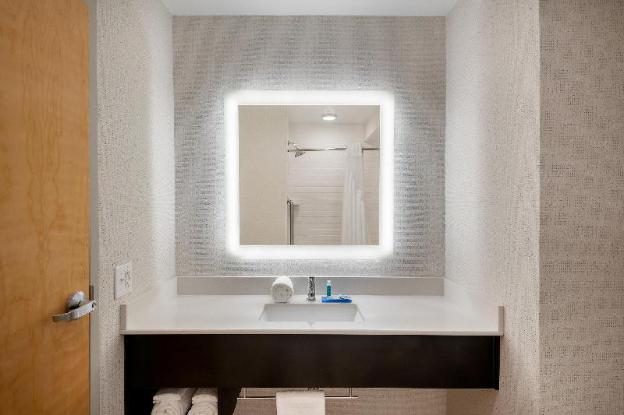 holiday inn express and suites daphne spanish fort area