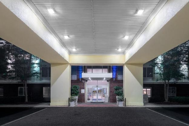 holiday inn express and suites daphne spanish fort area