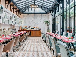 Hotel Joyce - Astotel,Rue La Bruyere, 29,3 star
