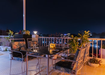 natural lake view hotel