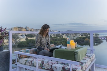natural lake view hotel