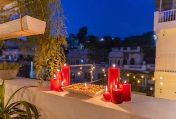 natural lake view hotel