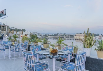 natural lake view hotel