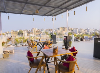 natural lake view hotel