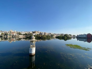 natural lake view hotel