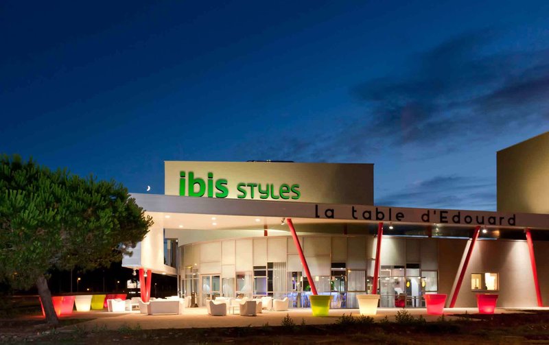 ibis styles nantes reze aeroport
