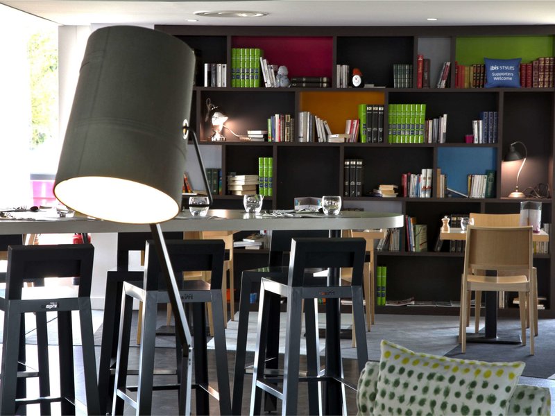 ibis styles nantes reze aeroport