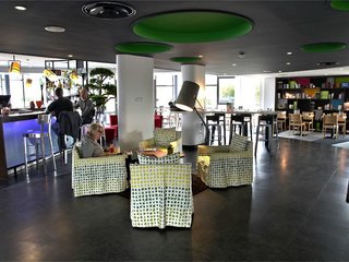 ibis styles nantes reze aeroport