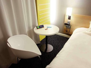 ibis styles nantes reze aeroport
