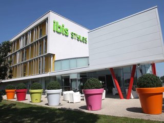 ibis styles nantes reze aeroport