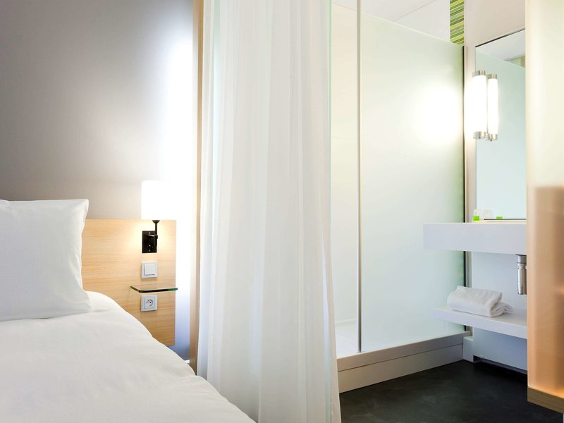 ibis styles nantes reze aeroport