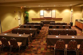 hampton inn and suites moline quad city intl aprt