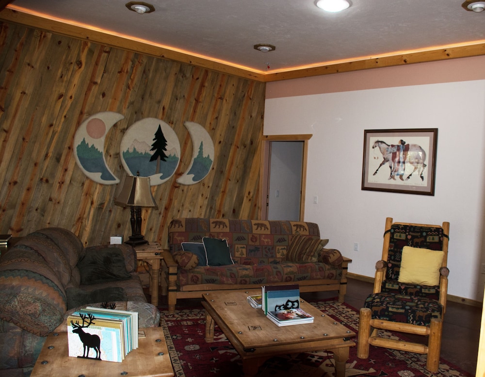 diamondstone guest lodges