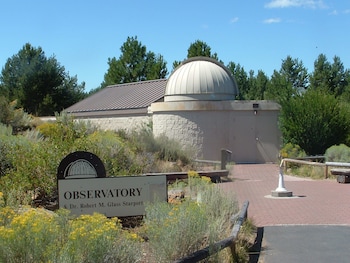 diamondstone guest lodges