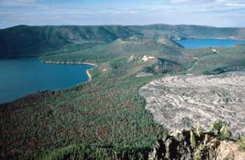 diamondstone guest lodges