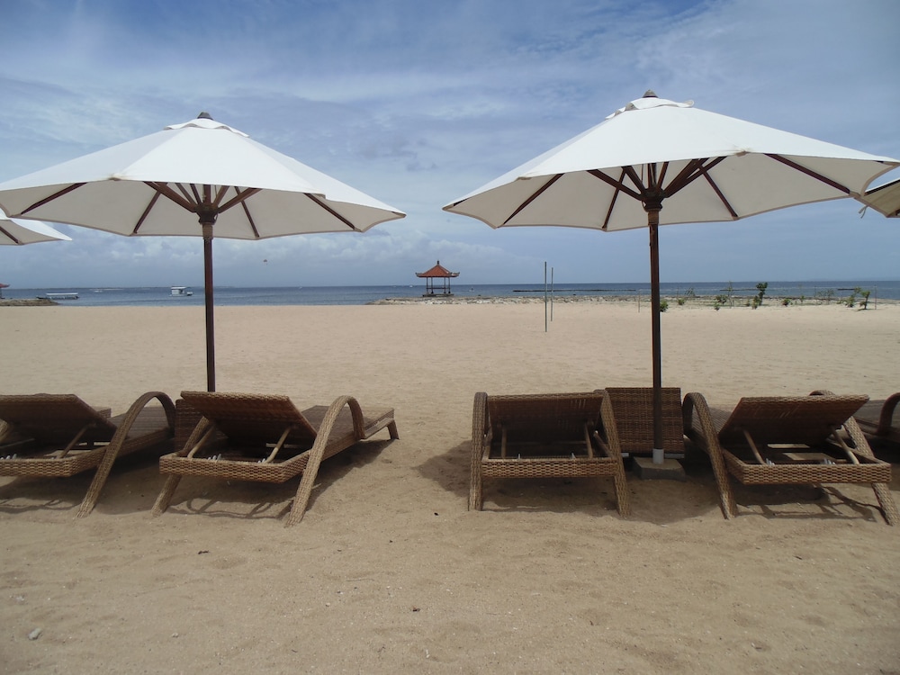 grand whiz hotel nusa dua