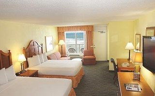 Perry's Ocean Edge Resort,Daytona Beach Shores>>Beach At Daytona Beach,3 star