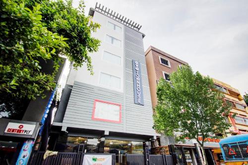 Super Townhouse Oak Seventy Seven,Garui>>Kolkata,4 star