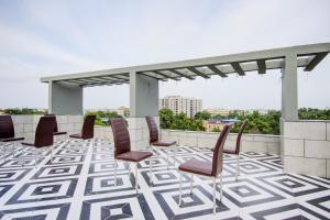 super townhouse oak seventy seven