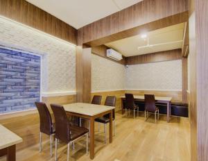 super townhouse oak seventy seven