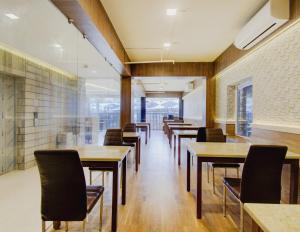 super townhouse oak seventy seven