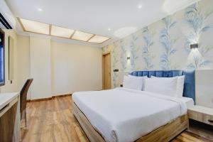 super townhouse oak seventy seven