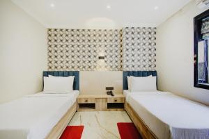 super townhouse oak seventy seven