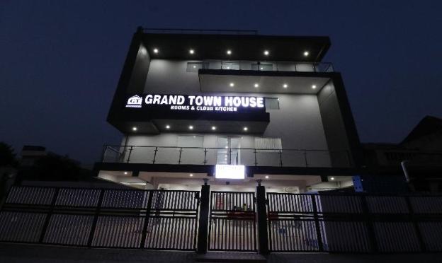 treebo trend grand town house