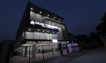 treebo grand town house