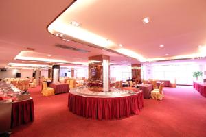 gem flower hotel north bund