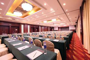 gem flower hotel north bund