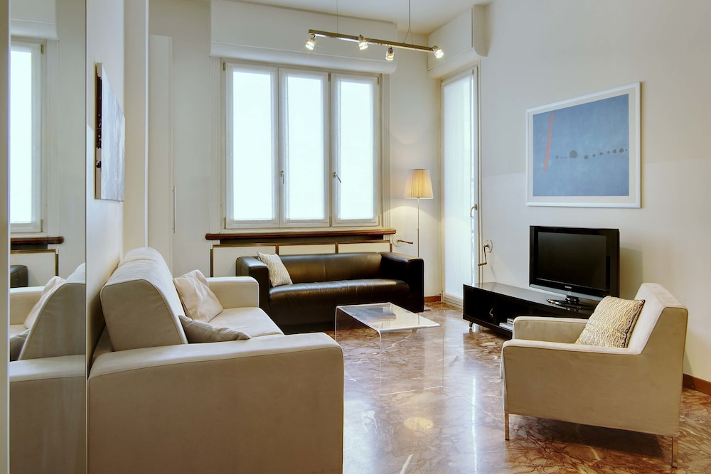 Milan Apartment Rental,In Milan (Municipio 2),3 star