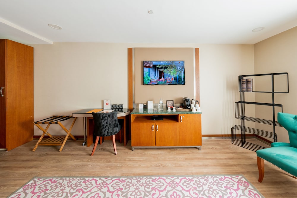 dosso dossi hotels old city