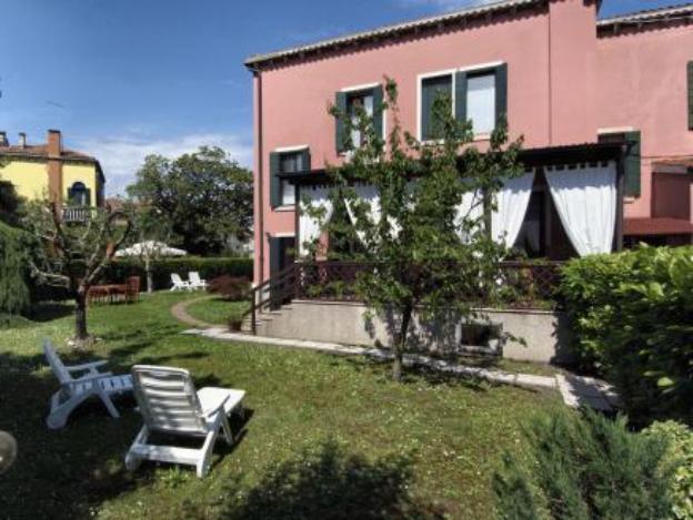 500 bed and breakfast