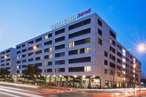 Courtyard By Marriott Zurich North,District 11>>Arth,4 star