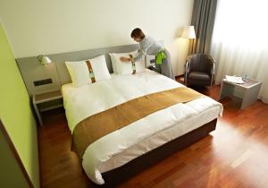 Holiday Inn Zurich - Messe, An Ihg Hotel,Opfikon>>Oerlikon,4 star