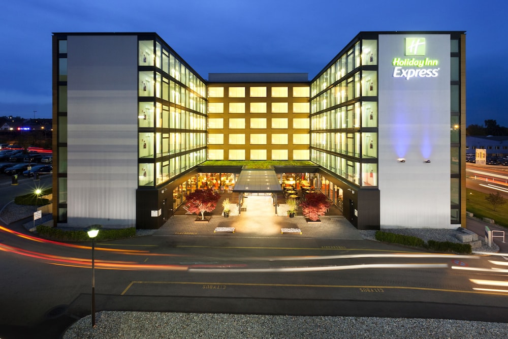 holiday inn express zurich airport by ihg