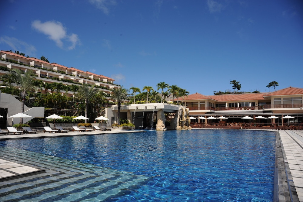 kanucha bay hotels and villas
