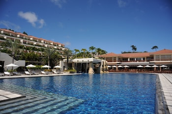 kanucha bay hotels and villas